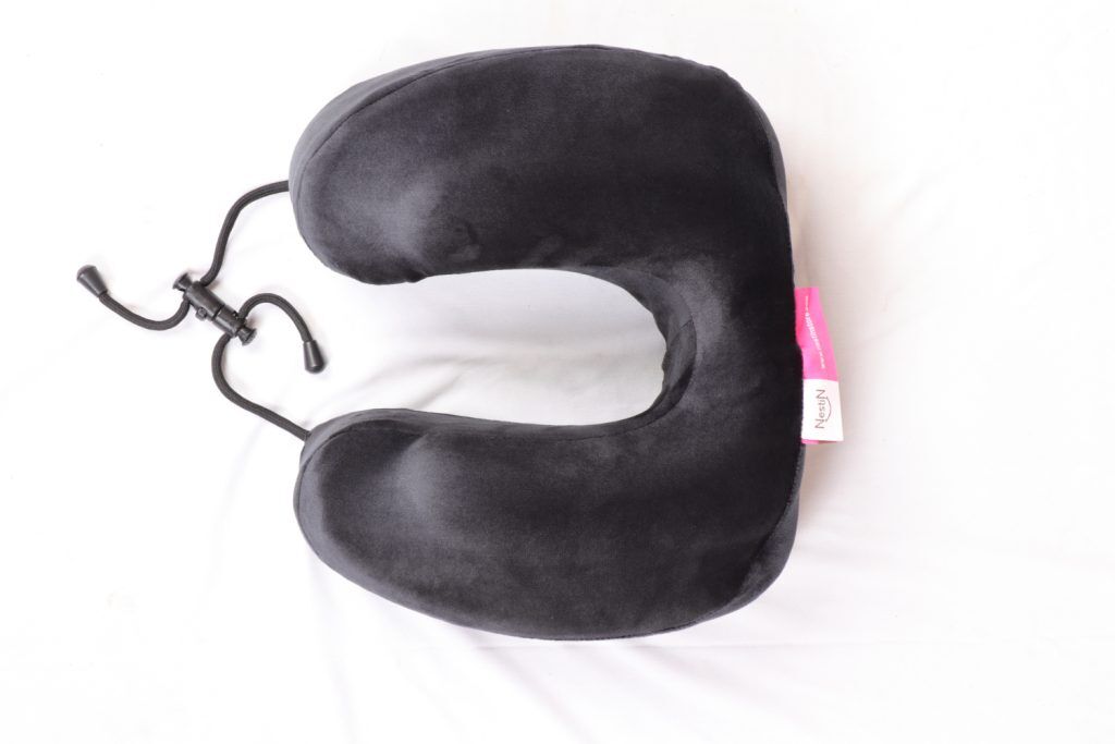 Travel neck pillow