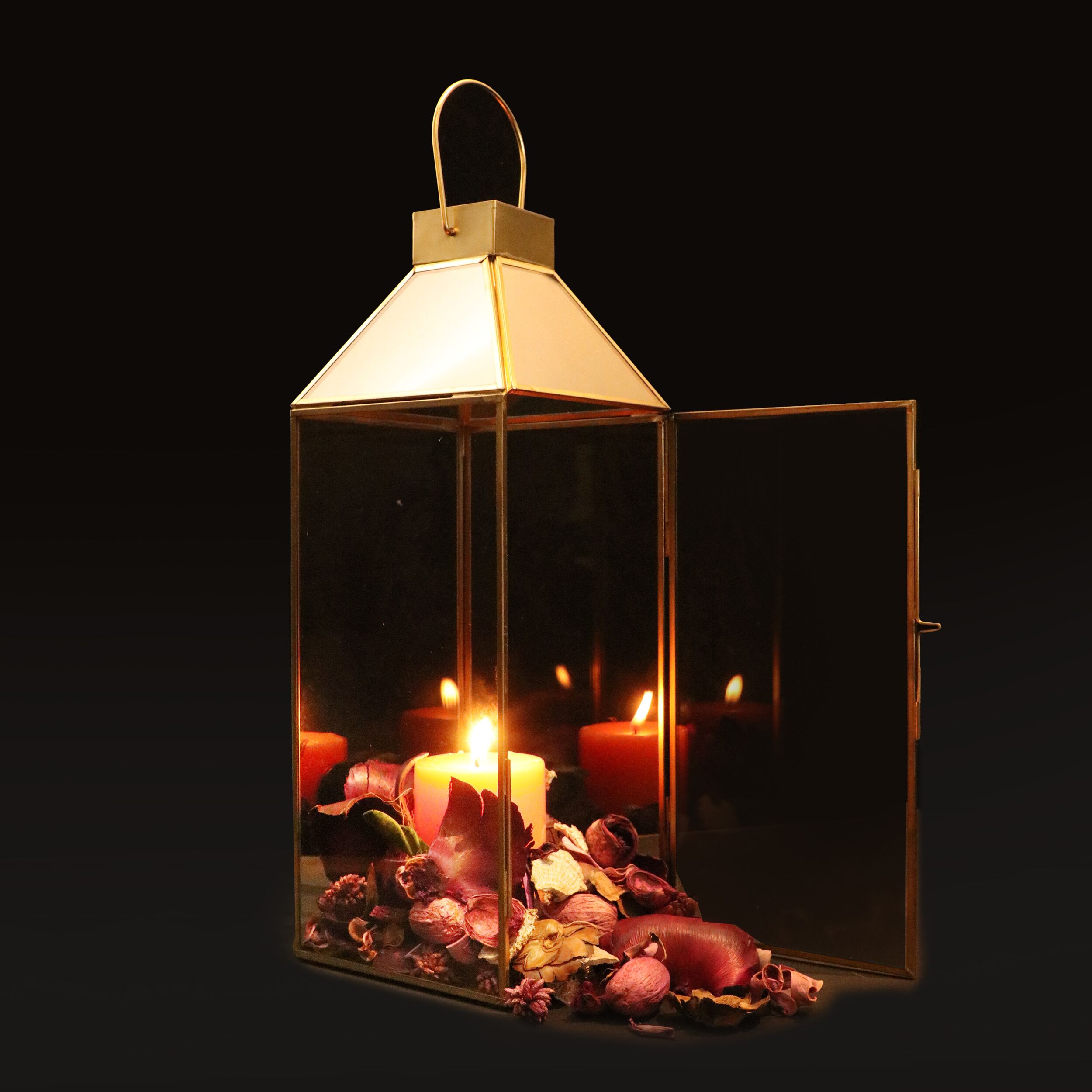 Scandinaviano Gold Lantern Light - large (7) Scandinaviano Gold Lantern Light
